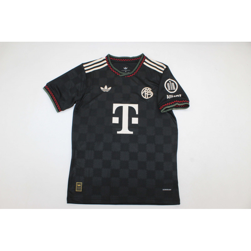 Bayern Munich Tercera 25-26