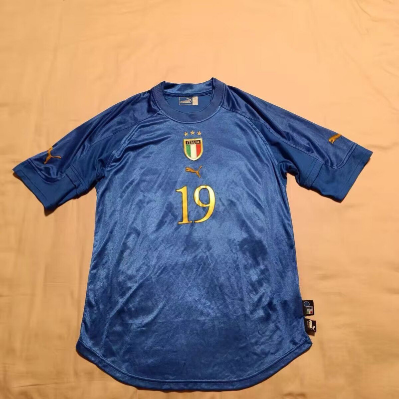Italia Retro Local 2004