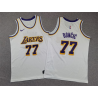 NBA Niño LAKERS DONCIC 77