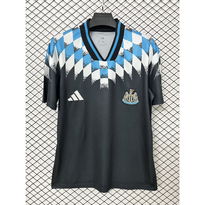 Newcastle Estilo Retro Negra