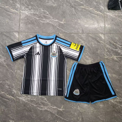 Newcastle Kit Niño Local 26-27