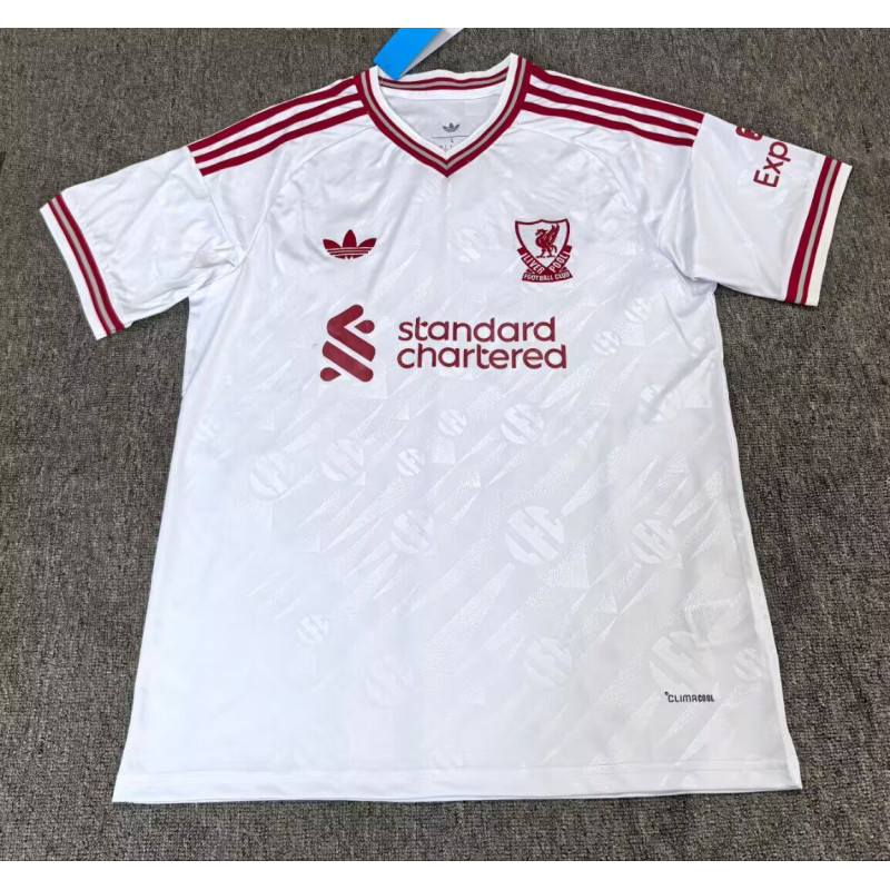 Liverpool Visitante 26-27