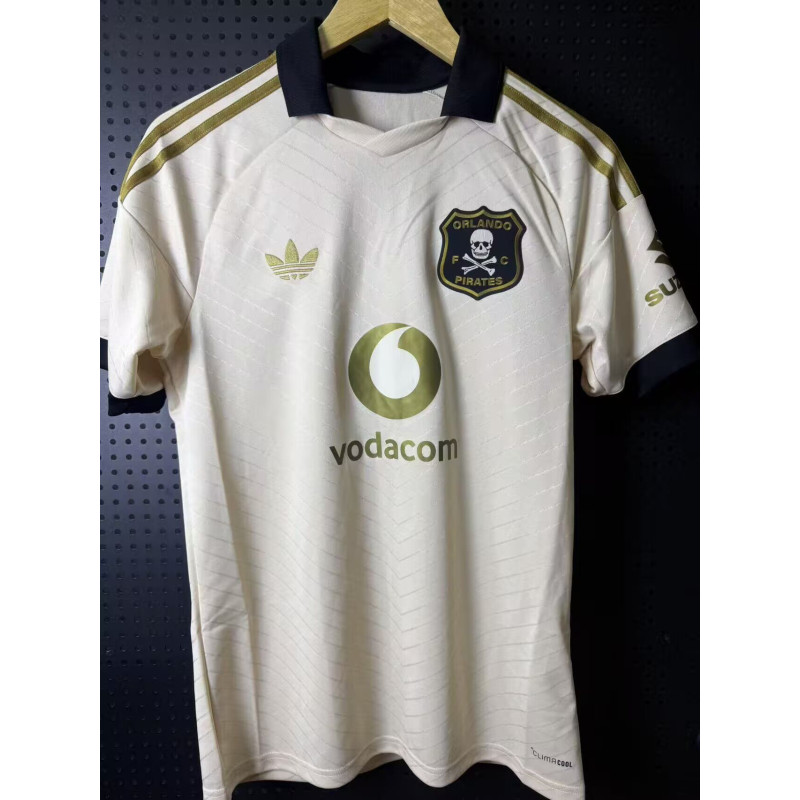 Orlando Pirates Visitante 26-27