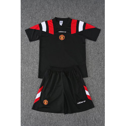 Kit Entrenamiento Manchester United Retro Negro 26-27