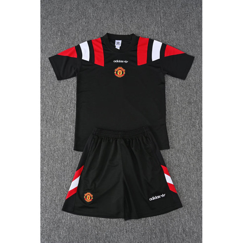 Kit Entrenamiento Manchester United Retro Negro 26-27